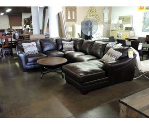 Floor Models – 4Pc Brown Leather Sectional 