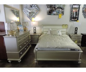 Floor Models - 4 Pc Queen Panel Bedroom Set